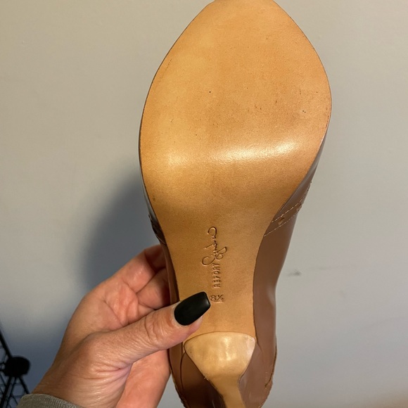 Report Signature Ellis Nude …New in box - Picture 4 of 5